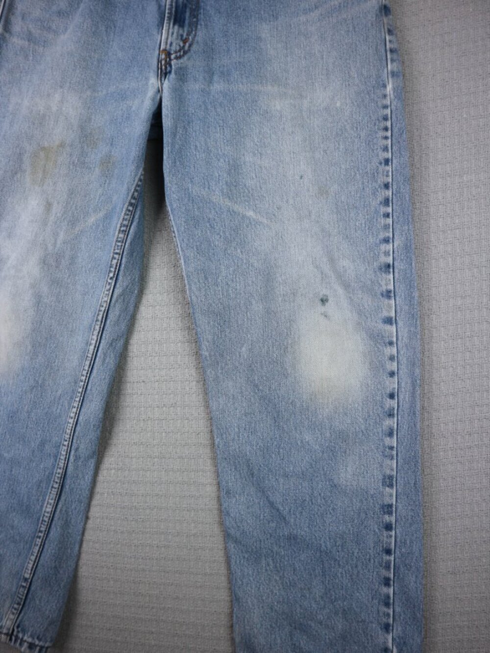Levi's Relaxed Fit Light Wash Denim Jeans Vintage 35x27.5 - Picture 4 of 9